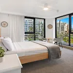 Beautiful 3-Bedroom Haven In Surfers Paradise