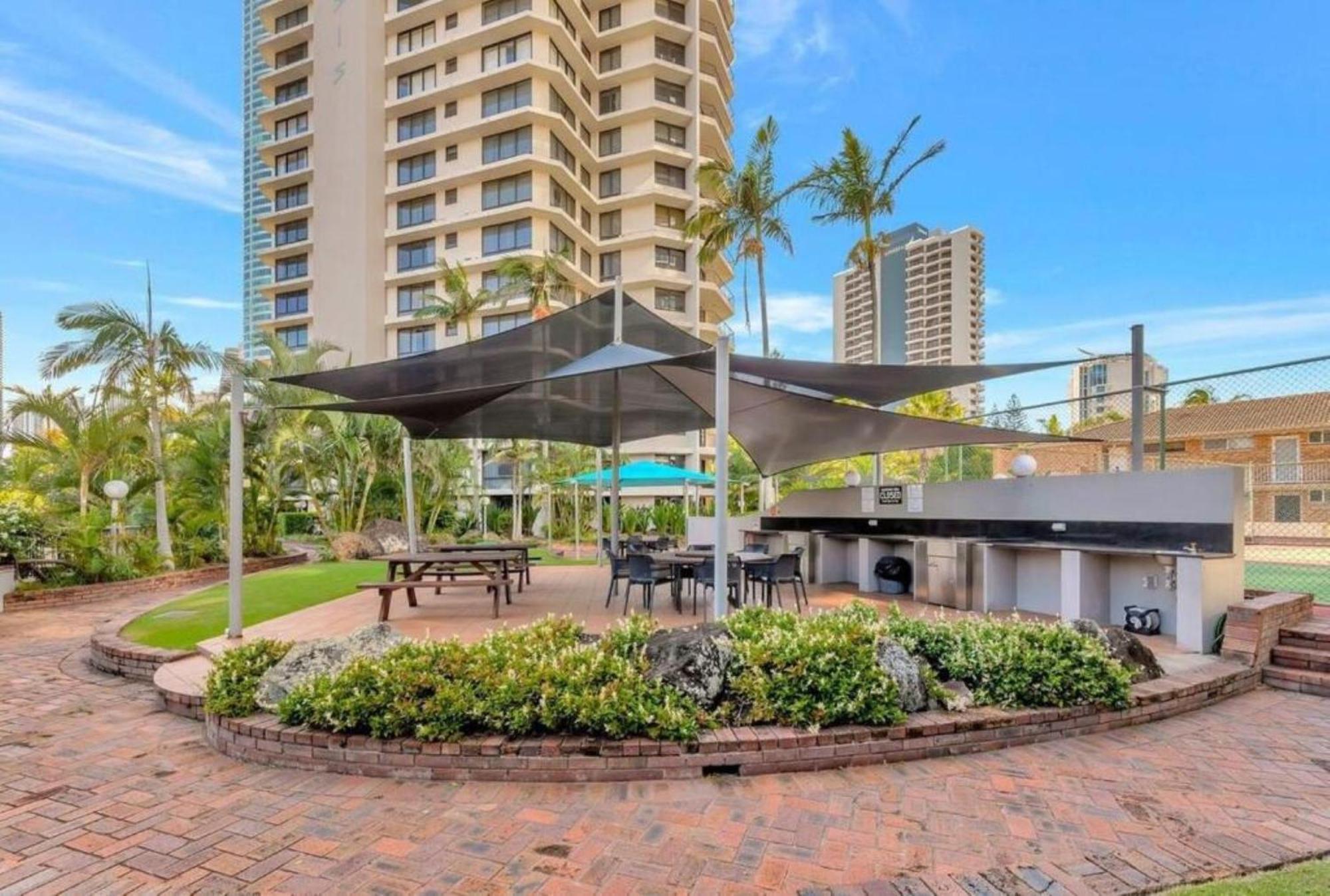 Apartment Beautiful 3-bedroom Haven In Surfers Paradise *