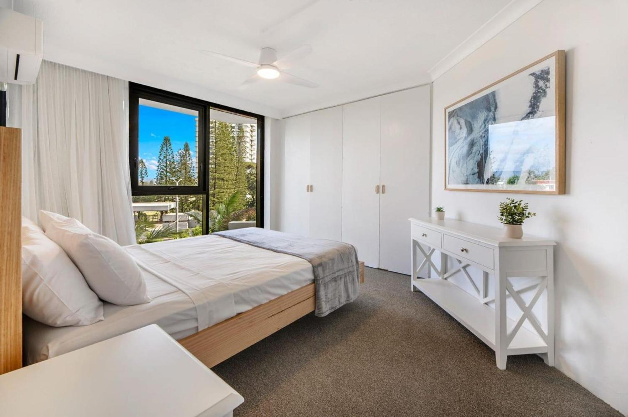 Beautiful 3-bedroom Haven In Surfers Paradise Gold Coast
