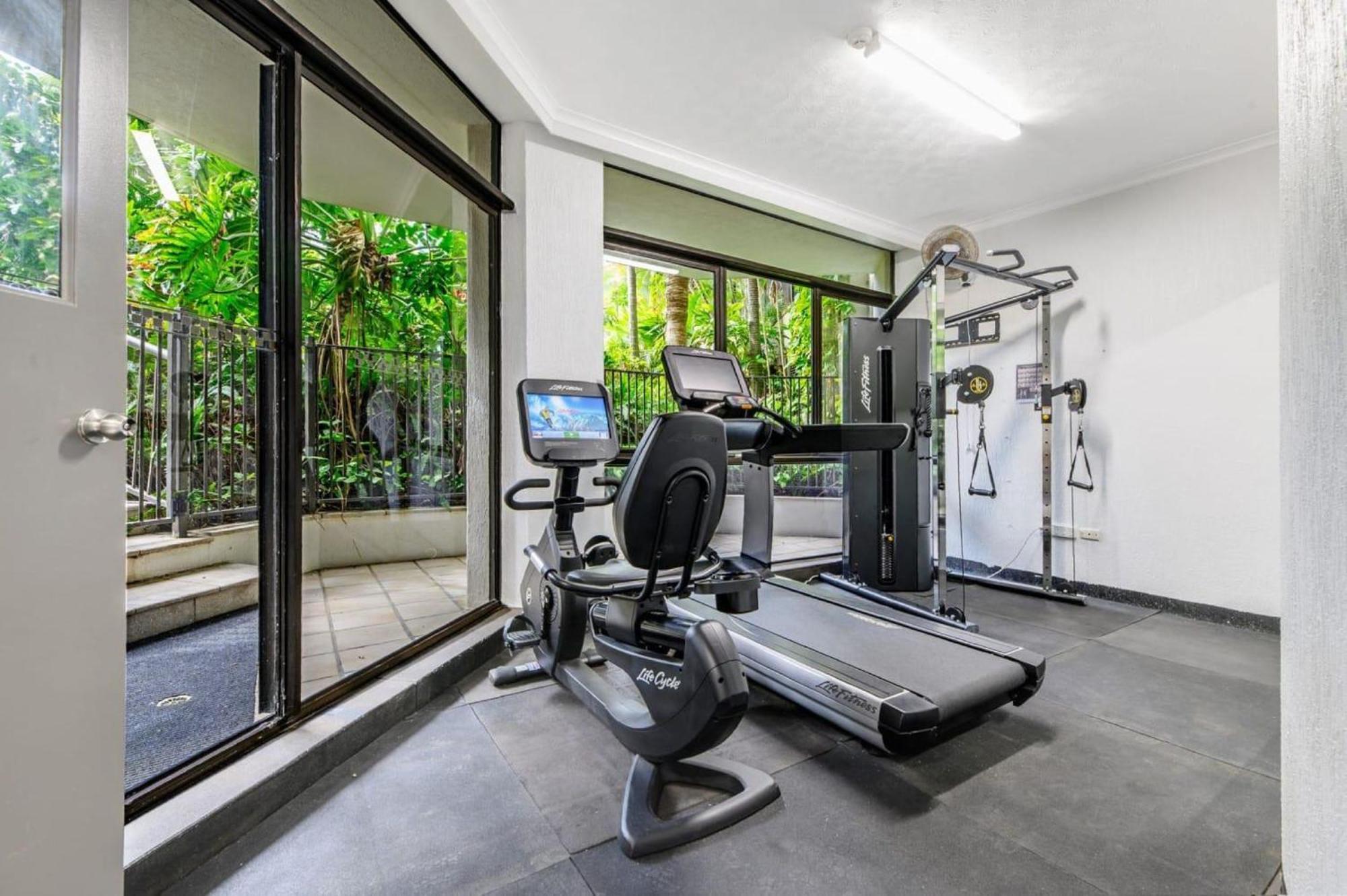 Beautiful 3-bedroom Haven In Surfers Paradise Apartment *