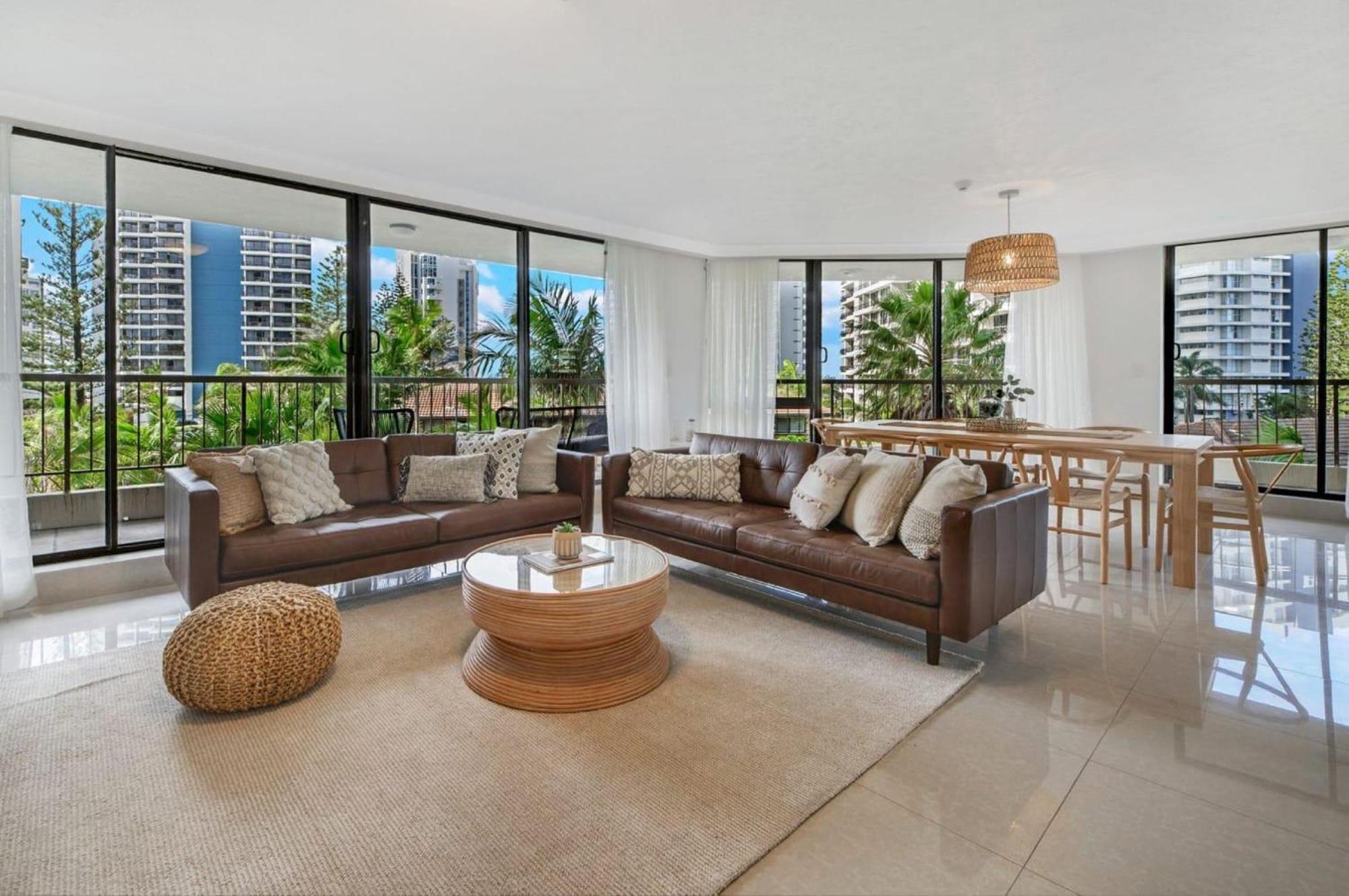 Beautiful 3-bedroom Haven In Surfers Paradise Gold Coast