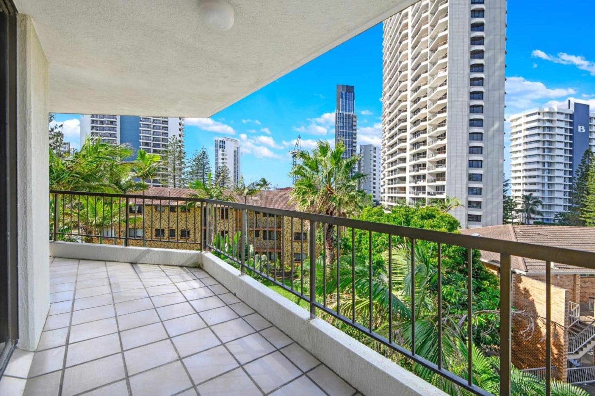 Apartment Beautiful 3-bedroom Haven In Surfers Paradise *
