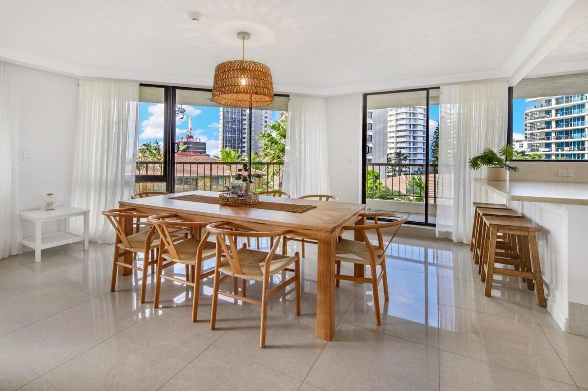 Apartment Beautiful 3-bedroom Haven In Surfers Paradise Gold Coast